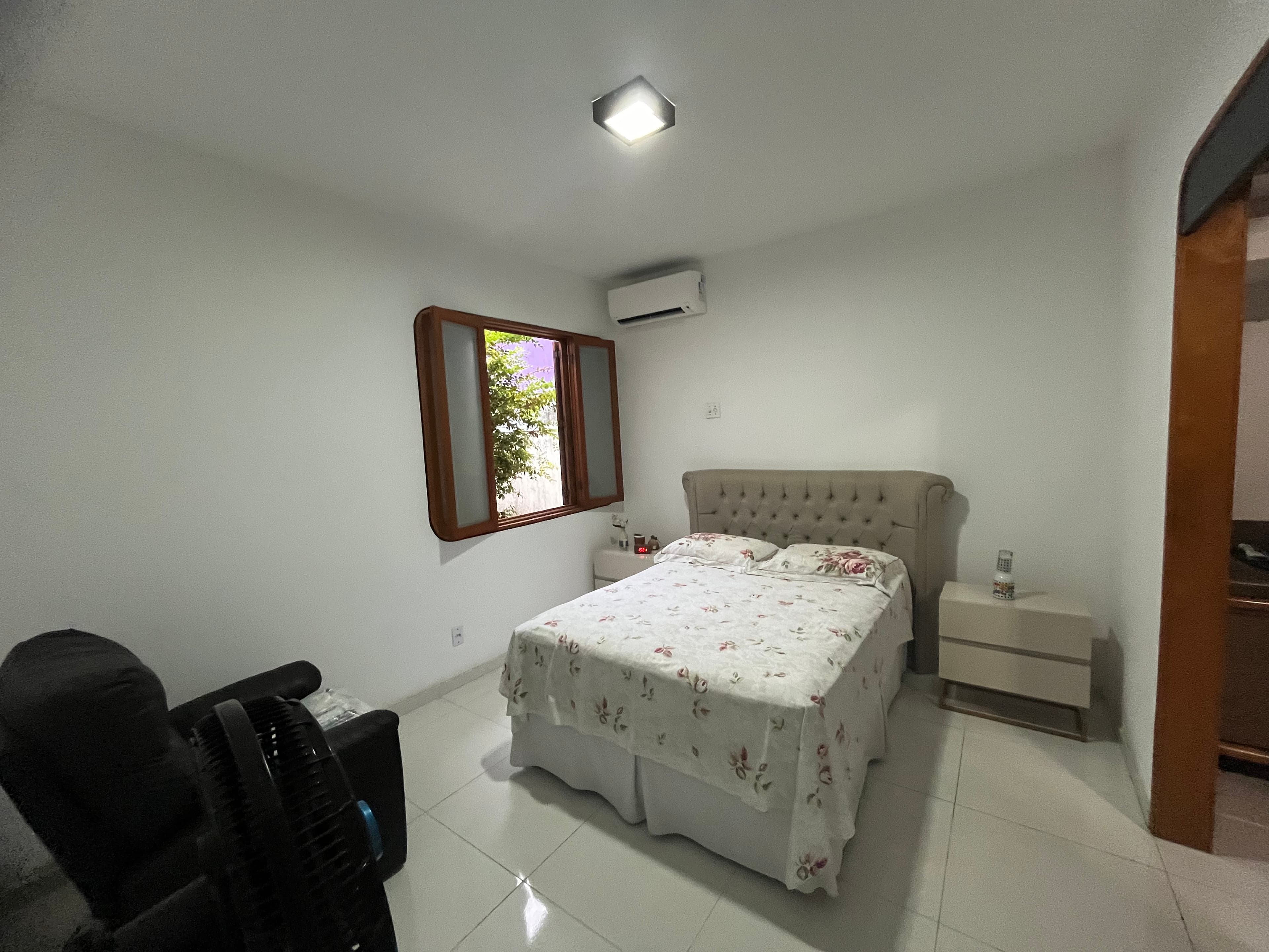 Um dos ambientes maiores, com ar-condicionado instalado